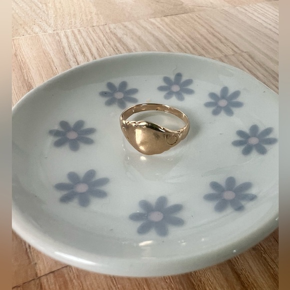 Vintage 14k yellow gold child size 3.25 size signet ring - Picture 1 of 10